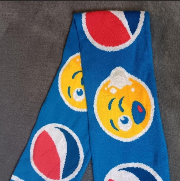 Pepsi Smile Emoji Winter Scarf Unisex Colorful Y2K Happy Bright Ski Snow Knit - Picture 8 of 9
